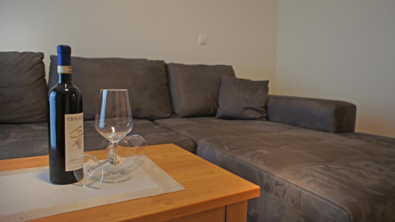 Hotel Heimfeld Restaurant Cafe Garching an Der Alz Bagian luar foto