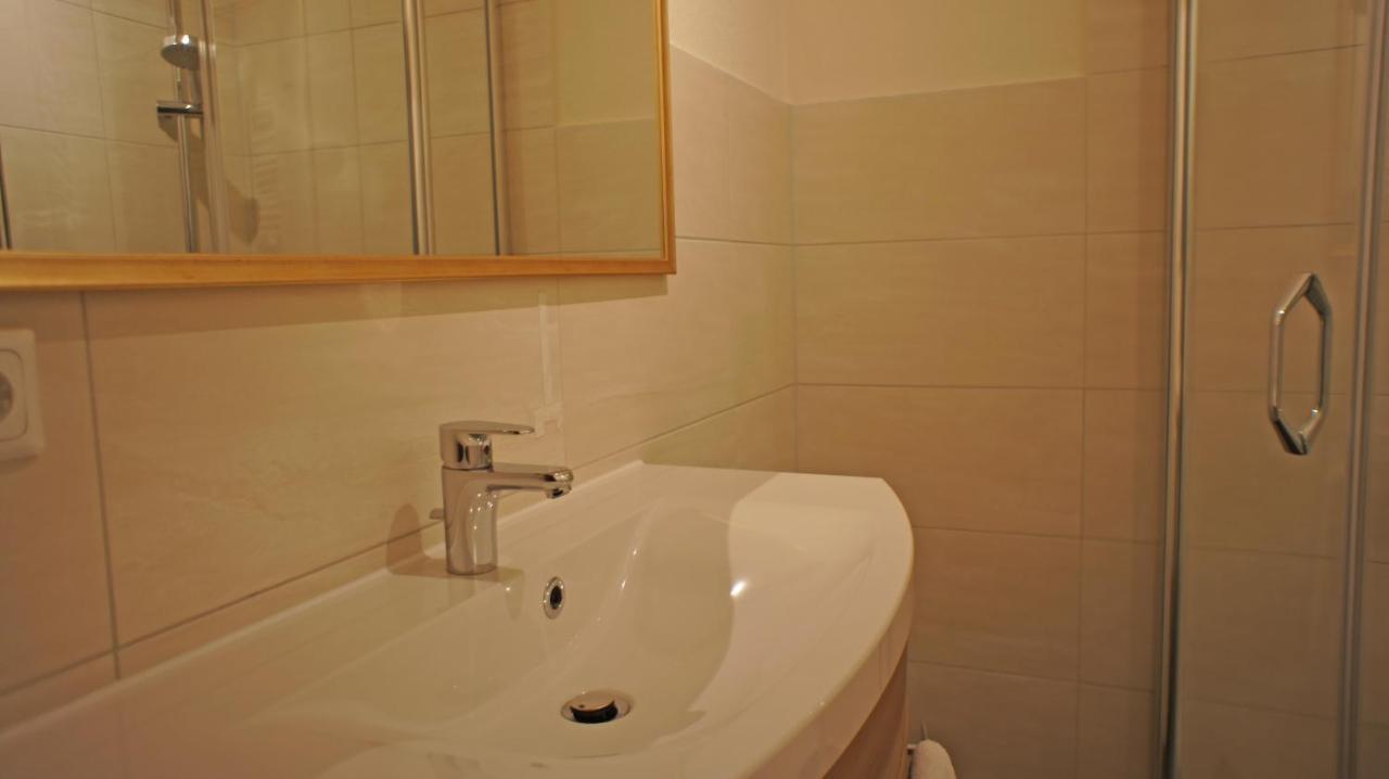 Hotel Heimfeld Restaurant Cafe Garching an Der Alz Bagian luar foto