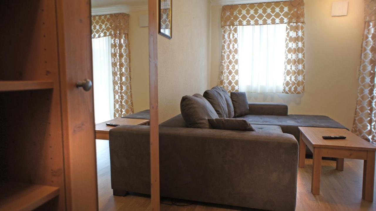Hotel Heimfeld Restaurant Cafe Garching an Der Alz Bagian luar foto