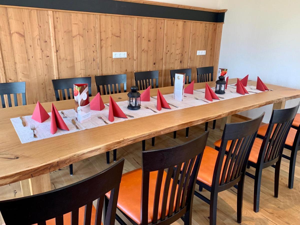 Hotel Heimfeld Restaurant Cafe Garching an Der Alz Bagian luar foto