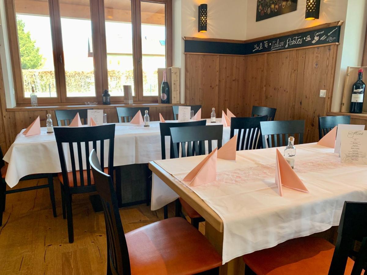 Hotel Heimfeld Restaurant Cafe Garching an Der Alz Bagian luar foto